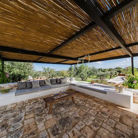 Dom wakacyjny Td Trullo Lumina Boutique Luxury Trulli With Pool Ostuni
