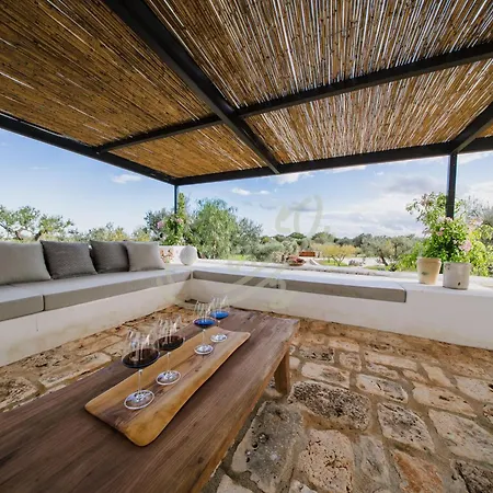 Dom wakacyjny Td Trullo Lumina Boutique Luxury Trulli With Pool *
