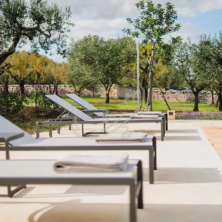 Dom wakacyjny Td Trullo Lumina Boutique Luxury Trulli With Pool