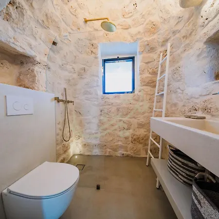 Dom wakacyjny Td Trullo Lumina Boutique Luxury Trulli With Pool Ostuni