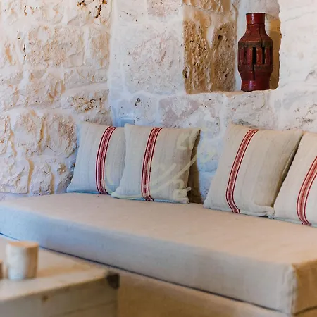Dom wakacyjny Td Trullo Lumina Boutique Luxury Trulli With Pool *